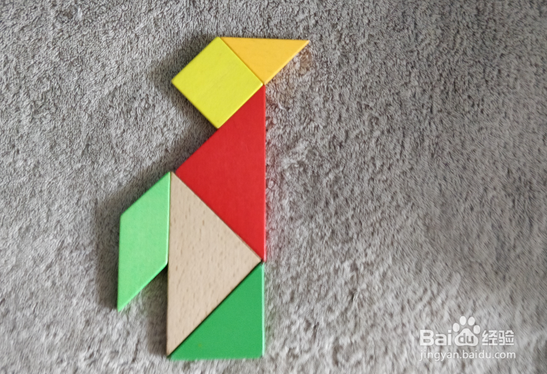 用七巧板怎样拼抬头观望的企鹅？