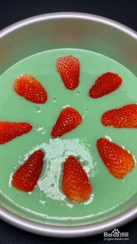 如何简单制作美味好吃的草莓布丁