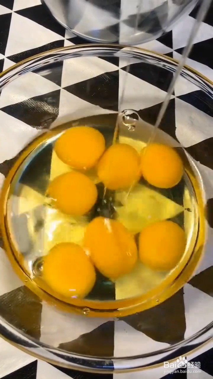 如何制作简单美味的电饭煲蒸蛋糕