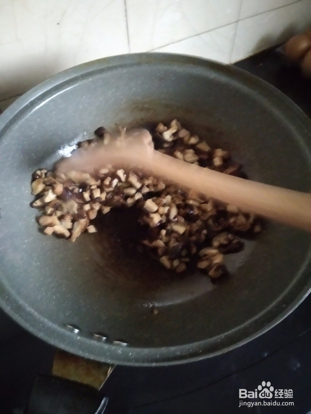 如何制作麻辣香菇拌饭酱