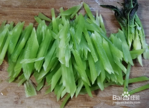 莴苣炒韭菜的做法