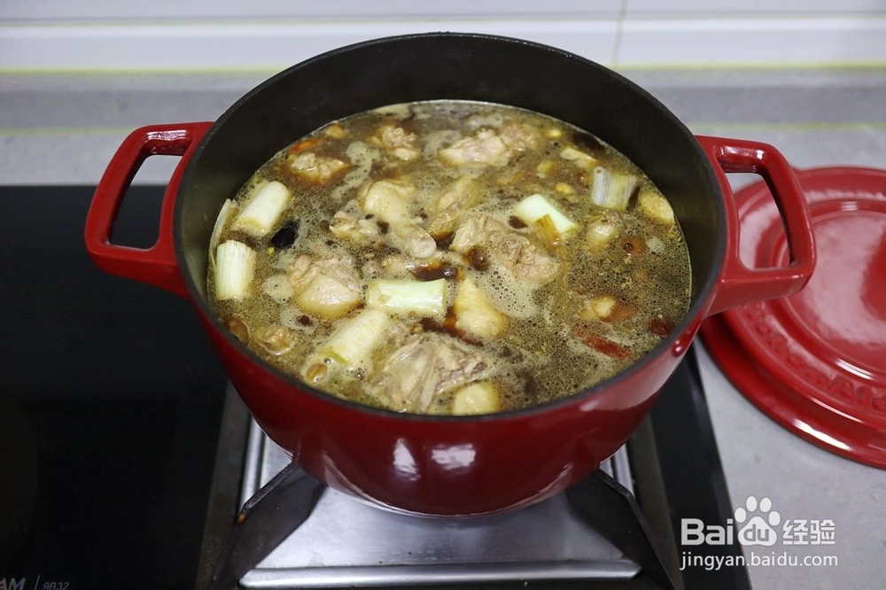 鲜香味浓老汤炖鸭腿