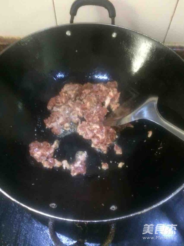 西兰花炒肉的做法