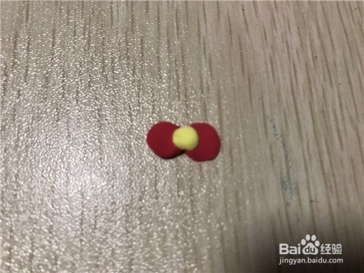 如何用彩泥做调皮的小星星挂件