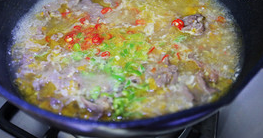 金针酸汤肥牛萌煲煲教你做