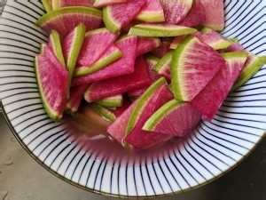 养生食补爽口酸甜辣萝卜的做法