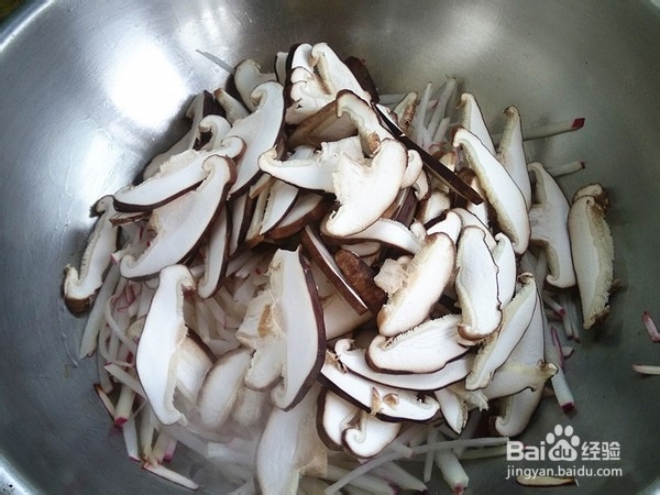 萝卜烧香菇怎么做