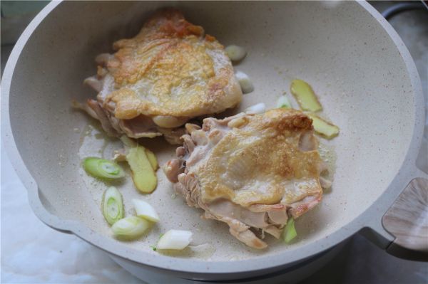 贴秋膘首选鸡腿饭