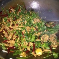 香辣肉丝怎么做。