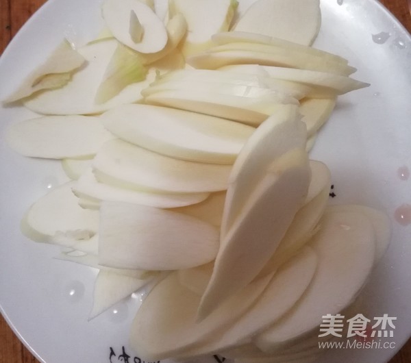 茭白炒肉片的做法