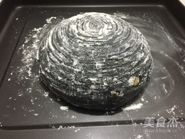 黑芝麻坚果养生欧包