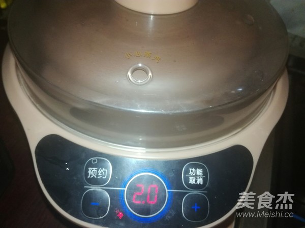 冰糖炖雪梨的做法