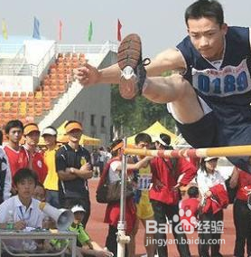 跨越式跳高过杆练习方法