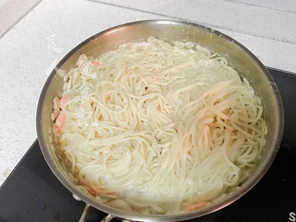 奶油口菇虾仁意面