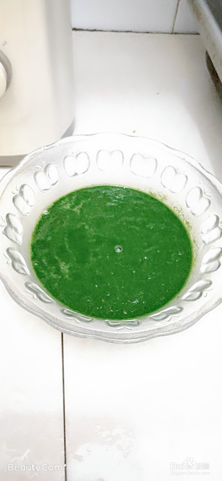 菠菜饺子皮和猪肉韭菜馅的饺子做法