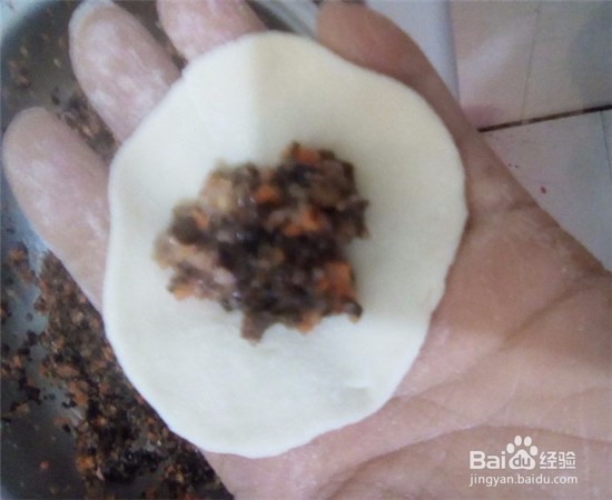 怎么做出好吃的猪肉木耳胡萝卜饺子