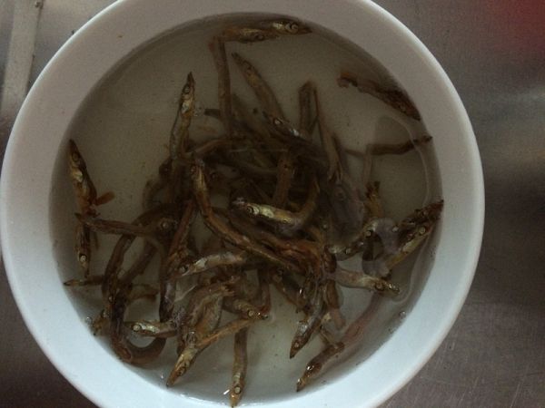 菰米菊花菜炒银鱼干