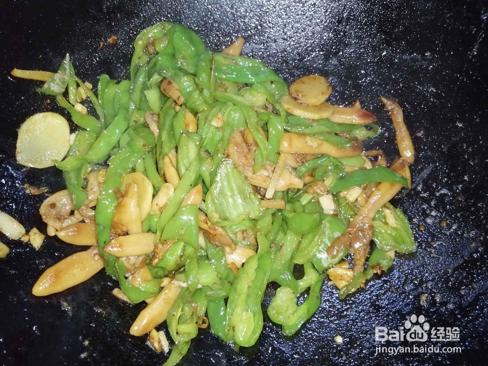 特色新法青椒爆炒蚬子干