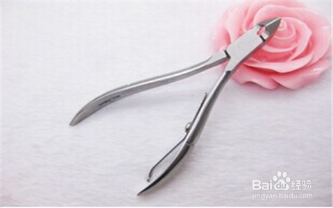 涂抹指甲油前应该做什么?