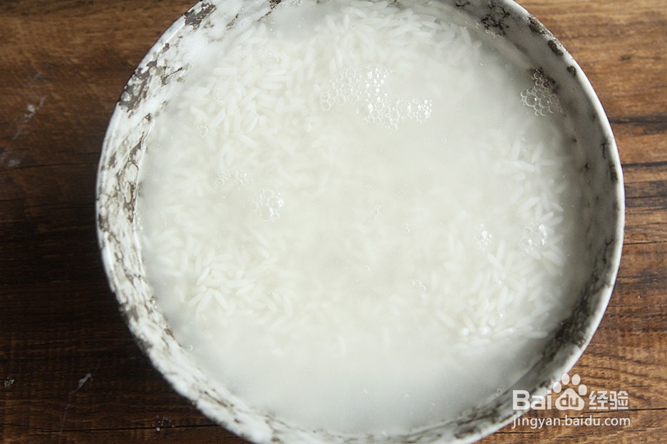 窝蛋牛肉煲仔饭