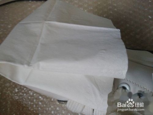 如何清理小白鞋