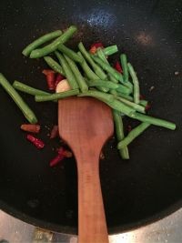 川菜干煸四季豆的做法