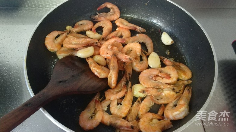 蒜香砂锅干锅虾