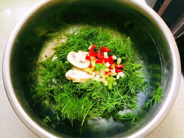 凉拌口蘑茴香菜