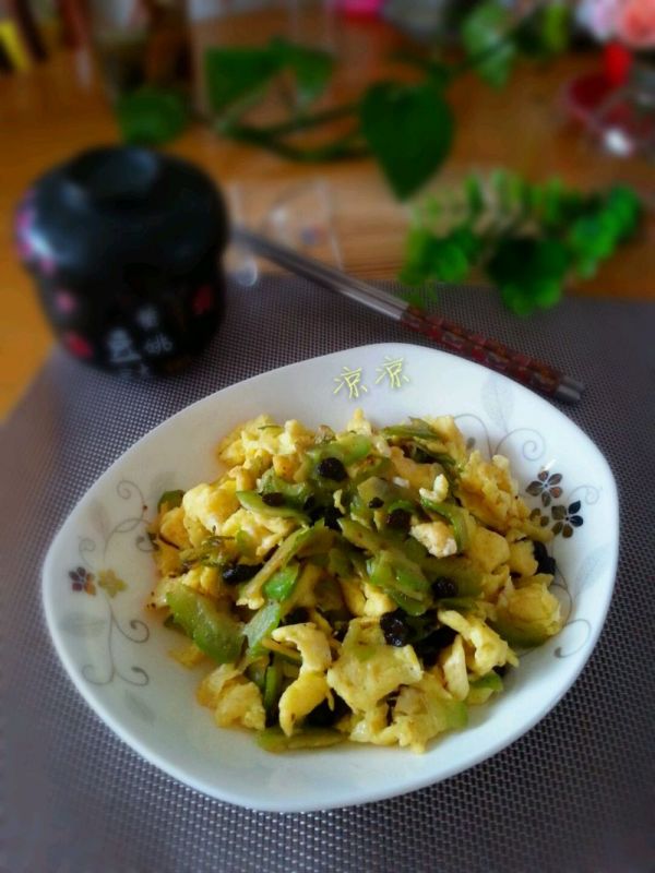 豆豉苦瓜炒鸡蛋