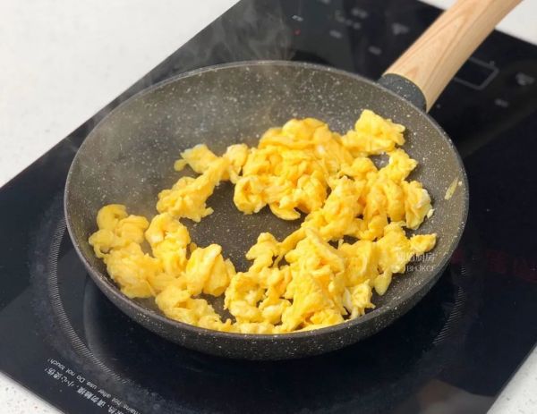 缤纷番茄鸡蛋面