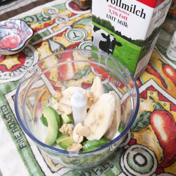 鳄梨香蕉奶油奶昔