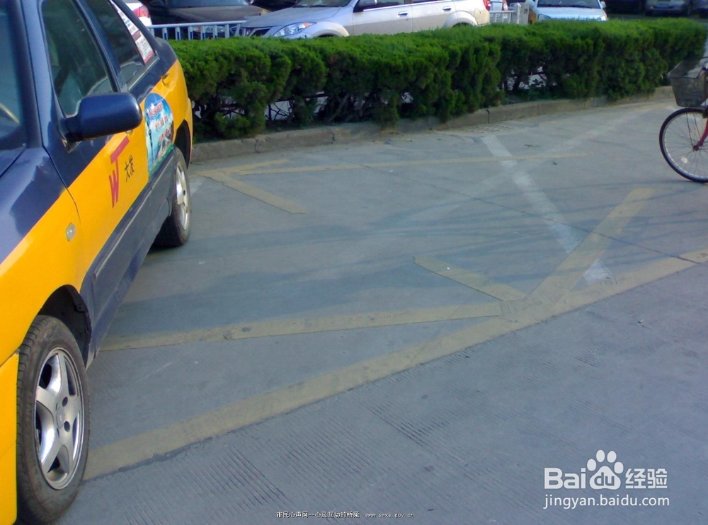路边停车时需要注意什么