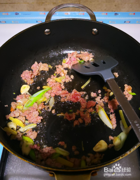 家常南瓜烧香菇的做法