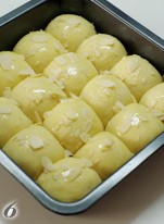 淡奶油杏仁软面包