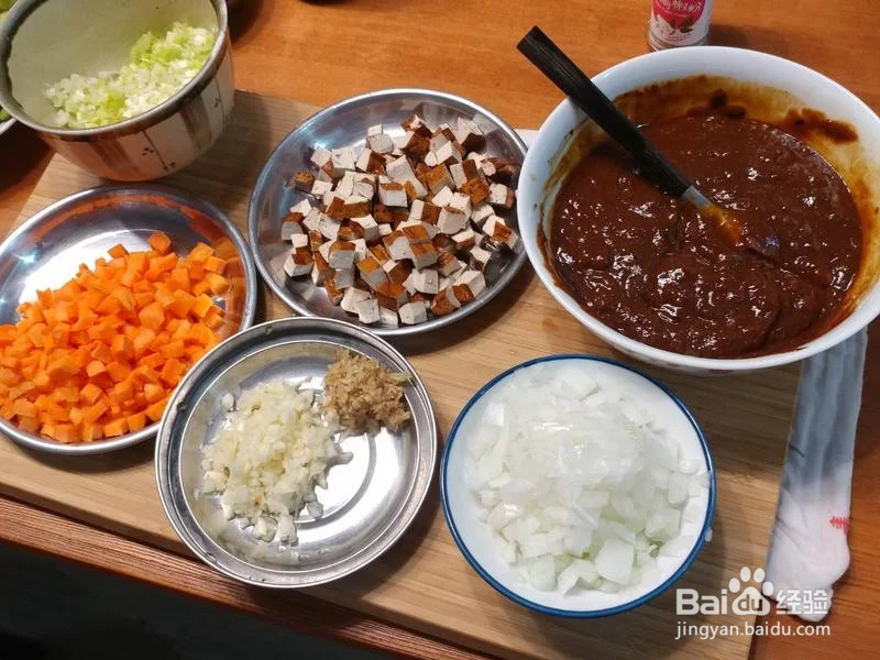 教你炸酱面怎么做