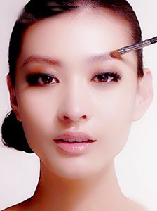 化妆“眉部”彩妆裸妆，彰显骨干气质