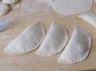 烫面香菇韭菜盒