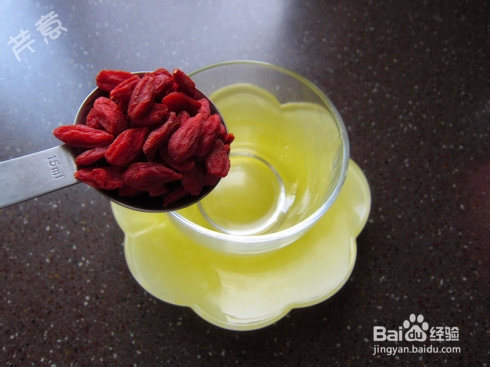 神奇护眼饮料菊杞蜂蜜茶