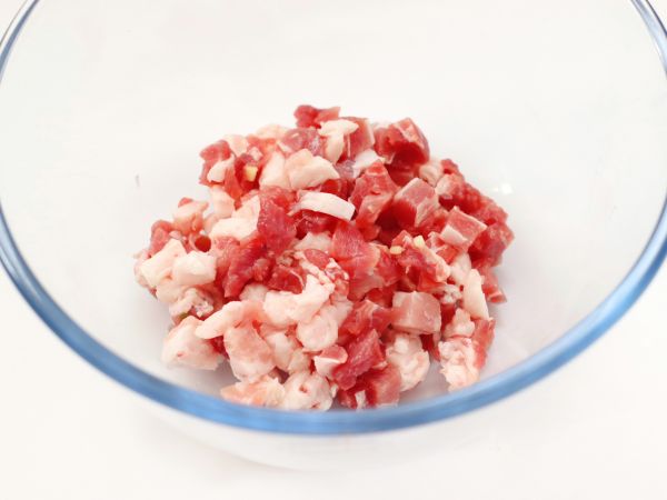 槐花虾仁酱肉包