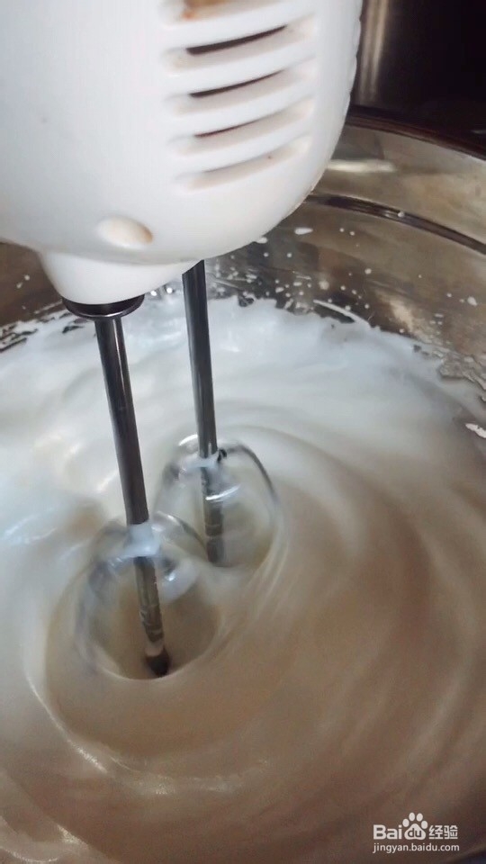 小孩子爱吃的甜味榴莲蛋糕卷