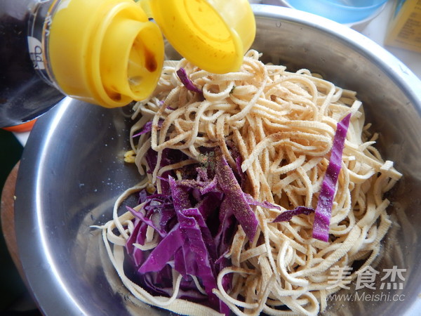 紫甘蓝凉拌豆皮