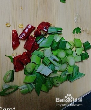 炒土豆丝的做法分享。