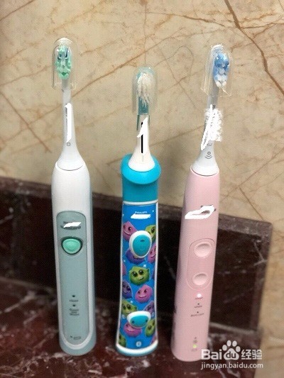 <b>电动牙刷的使用方法很简单</b>