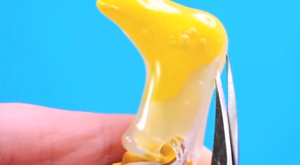 怎么给芭比制作亮片靴子