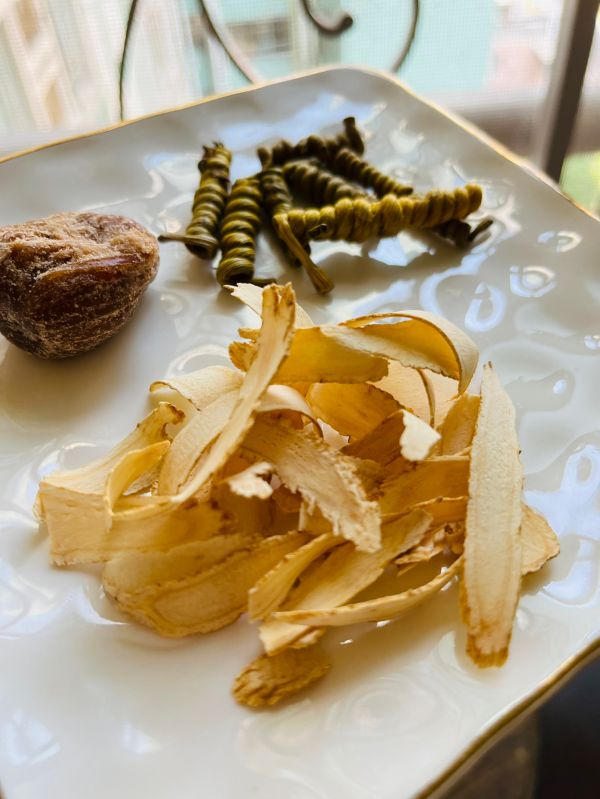 石斛西洋参瘦肉汤