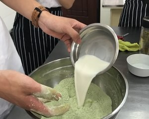 抹茶软欧（蜜豆奶酪馅）