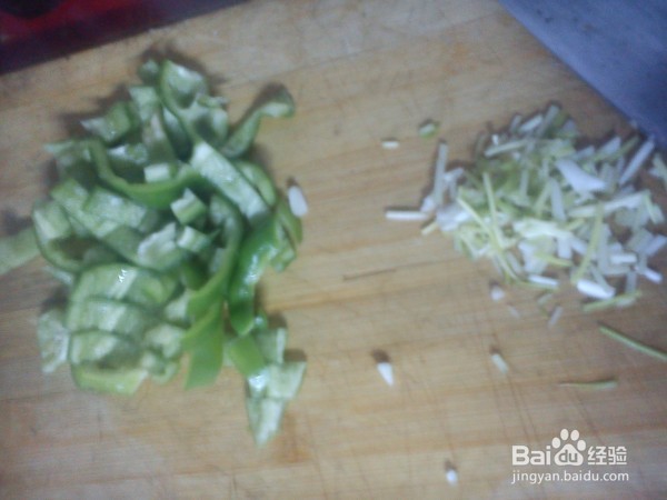 椒肉丝炒洋葱的做法