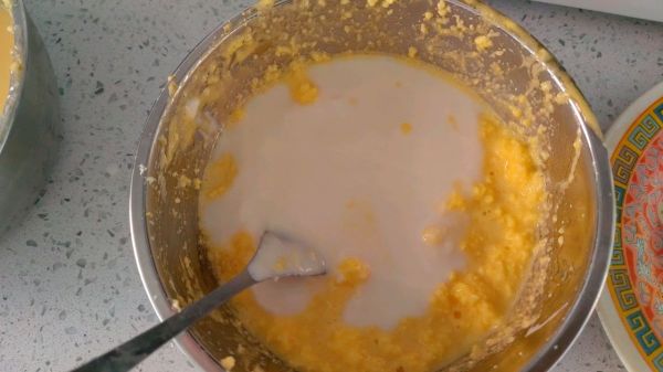 黄油酸奶蜂蜜蛋糕