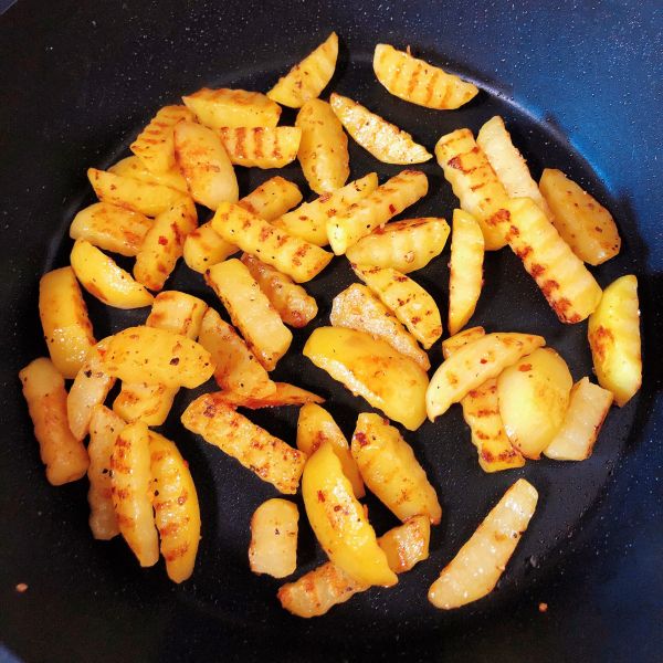 香煎黑椒牛排拼盘