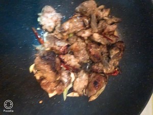 食补佳品茭白焖排骨的做法